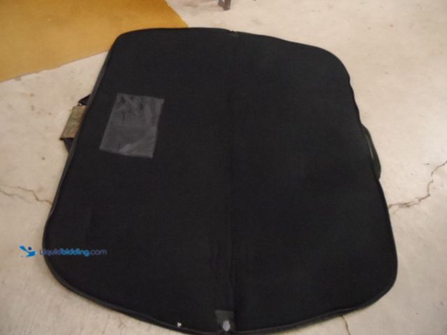 Lot 49-1806092 - 1 Road Runner RR3AG Guitar Case Road Runner Soft Guitar Case Used In Very Good Condition