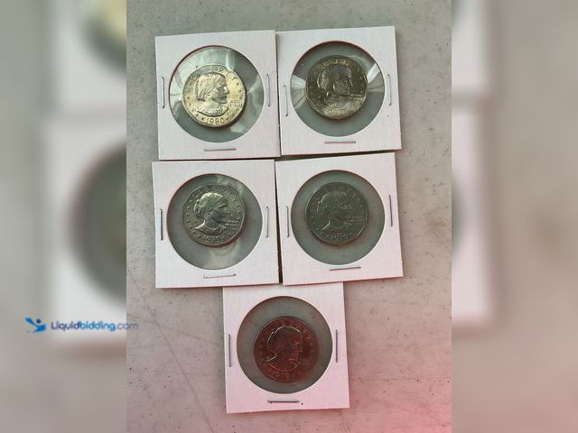 Lot 49-1811268 - LOT OF 5 SUSAN B ANTHONY ONE DOLLAR COINS INCLUDING 1979 AND 1980 #COINS1113