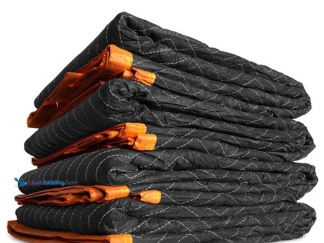 Lot 49-2004545 - WEN 72-Inch by 80-Inch Heavy Duty Padded Moving Blankets, 4-Pack, Model #272804, Unused.   Ref#WEN06...