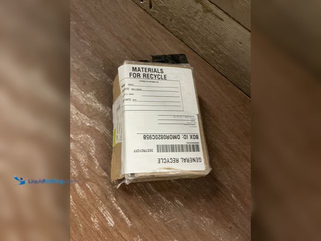 Lot 49-5484665 - Philips Norelco OneBlade 360 Pro Face + Body Hybrid Electric Trimmer and Shaver Used