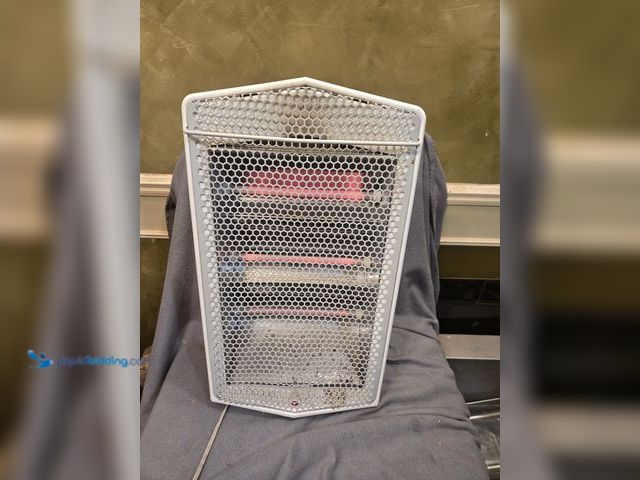 Lot 49-1805597 - 1 MAINSTAYS WSH20Q3AWW QUARTZ  SPACE HEATER USED - FULLY TESTED AND WORKING.