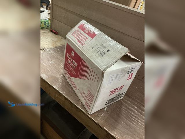 Lot 49-3535343 - Spartan
TB-Cide Quat Cleaner, Deodorizer & Disinfectant, RTU, 1 Quart, Lemon Unused