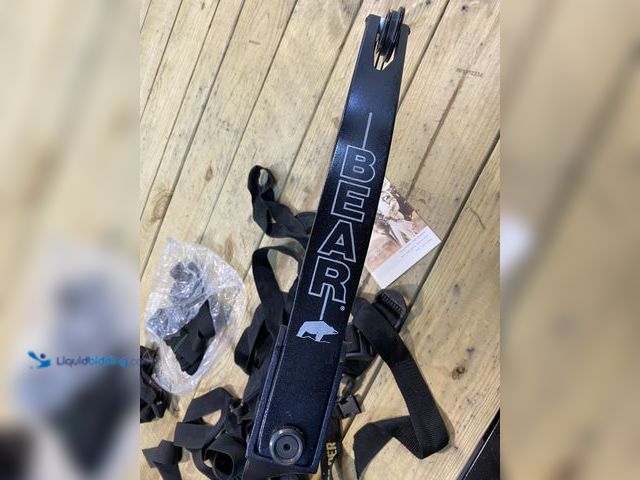 Lot 49-1975006 - Bear bow Black Bear Compound bow