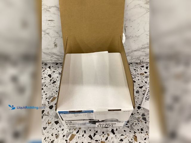 Lot 49-5412702 - Everbilt 1/10 HP Non-Submersible Self-Priming Transfer Pump, Model#1004-181-634, Used, Tested works.