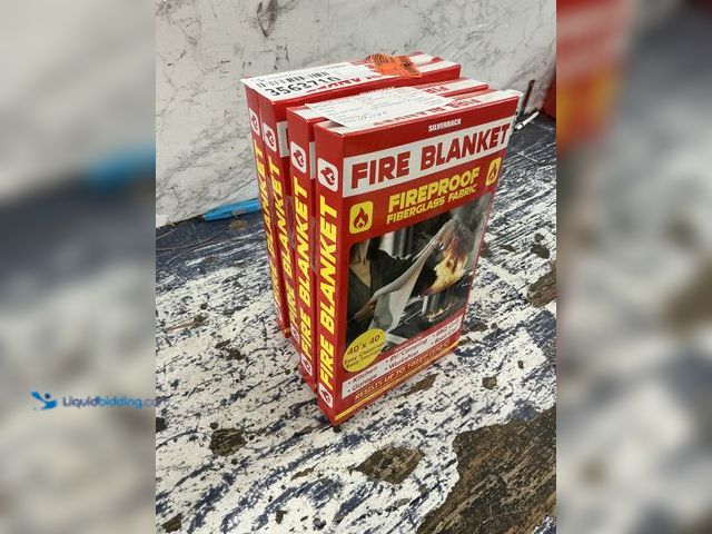 Lot 49-3563710 - Silverback 40" X 40" Fireproof Fiberglass Fire Blanket (4pack) New