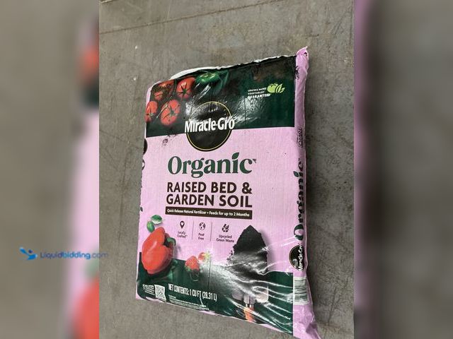 Lot 49-5558858 - Miracle-Gro Organic Raised Bed and Garden Soil with Quick Release Natural Fertilizer, Peat Free, OMR...