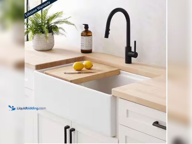 Lot 49-1577357 - SINKOLOGY Bradstreet II 33 in. Farmhouse Apron Front Undermount Single Bowl Crisp White Fireclay Wor...