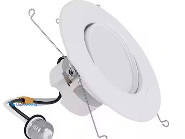 Lot 49-3536739 - HALO
RA 5/6 in. Integrated LED Recessed Light Trim, 600 Lumens/900 Lumens, 5 Selectable CCT, D2W, 1...