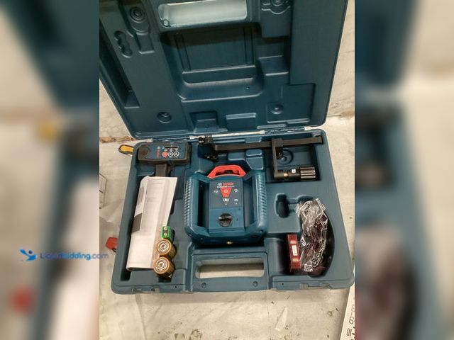 Lot 49-5542986 - Bosch 1000-ft Red 360-Degree Self-Leveling Rotary Laser Level Kit Unused