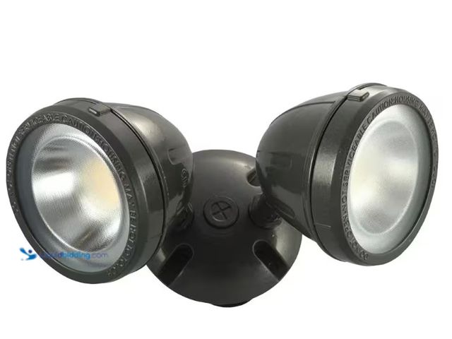 Lot 49-3564529 - QTY 2 - Commercial Electric
28-Watt 1100 Lumens CE Hardwired Bronze LED Landscape Flood Light Dual ...