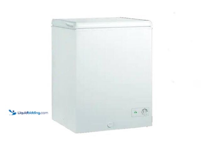 Lot 49-5546747 - Vissani 6.9 cu. ft. Manual Defrost Chest Freezer with LED Light Type in White Garage Ready Model # D...