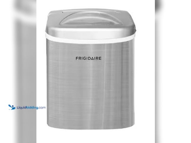 Lot 49-1517306 - 26 lb. Portable Countertop Ice Maker in Stainless Steel Internet # 305186649
Model # EFIC117-SS Unu...