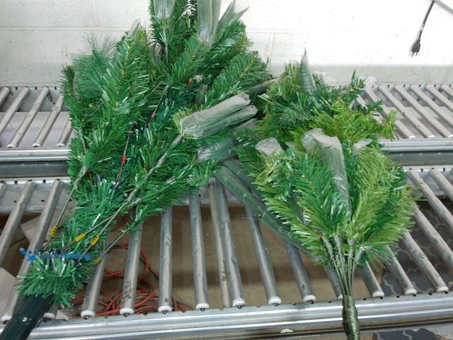 Lot 49-1546886 - iFanze 7.5ft Pre-Lit LED Artificial Christmas Tree with Sprigs of Realistic-Looking Needles, Green, ...