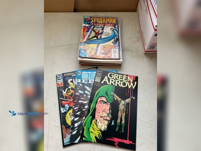Lot 49-3708141 - Other LOT OF 20 COLLECTIBLE COMIC BOOKS FROM DC, MARVEL AND MORE INCLUDING GREEN ARROW, SPIDER-MAN, ...