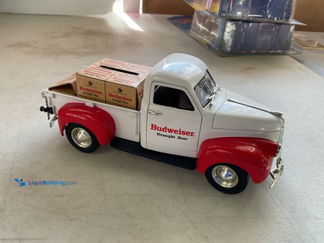 Lot 49-1505062 - COLLECTIBLE ERTL COLLECTIBLE 1947 STUDEBAKER BUDWEISER PICKUP DELIVERY TRUCK NO ORIGINAL BOX 1/24 SC...