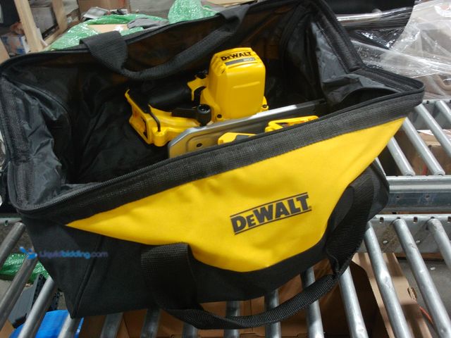 Lot 49-2024993 - Dewalt  20V  4-Piece Combo Kit Including: 6 1/2" Cordless Circular Saw, Model# DCS393, Variable Spee...