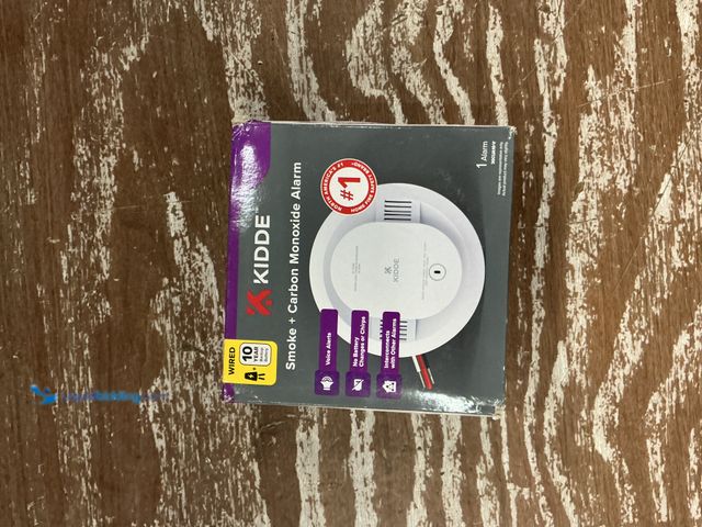 Lot 49-3563540 - Kidde 10-Year Battery and Hardwired Smoke and Carbon Monoxide Detector, Interconnectable, LED Lights...