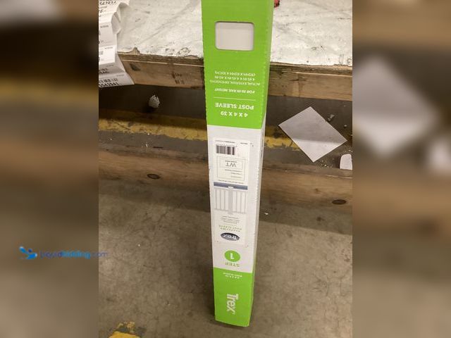 Lot 49-5542930 - 4 In. X 4 In. X 39 In. White Composite Post Sleeve For Decks And Fencing Unused