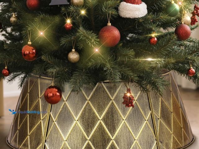 Lot 49-1623422 - Lanpn Metal Christmas Tree Collar 27 inch, Christmas Tree Ring Collar for Small Mini Pencil Xmas Sta...