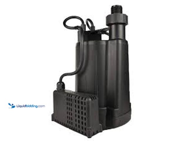 Lot 49-5415600 - Everbilt 1/3 HP Automatic Utility Pump. Model # EBAU33. Slightly used.