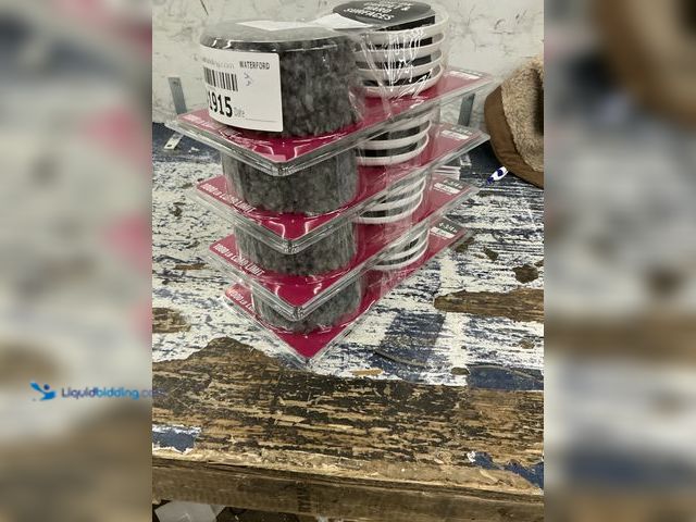 Lot 49-5541915 - QTY 4 EVERBILT Reusable Round Furniture Movers Hard Sliders for Carpet 1000 lb Load. UPC 81006004042...