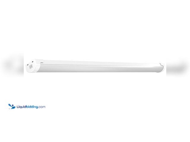 Lot 49-5453412 - Feit Electric 4 ft. 55-Watt 4000K Bright White 5000 Lumens White Integrated LED Linkable Hanging Mot...