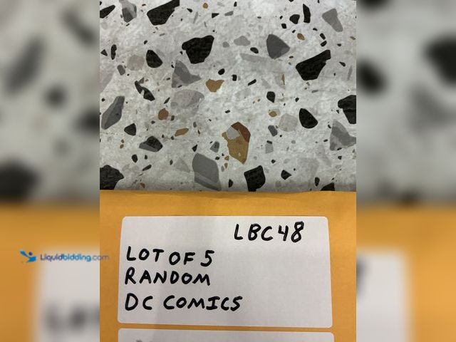 Lot 49-5489315 - Lot of 5 Random DC Comics. Unused.