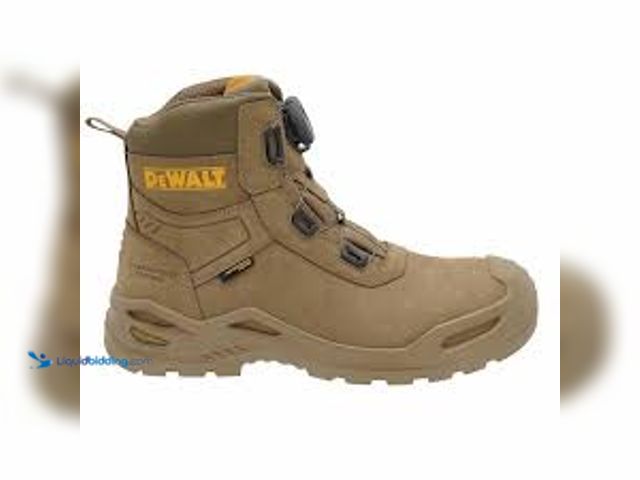 Lot 49-3540354 - DEWALT Men's Apex BOA Composite Toe Size 11-Work Boot Sand. Model # DXWP10057X-SND-110. Unused