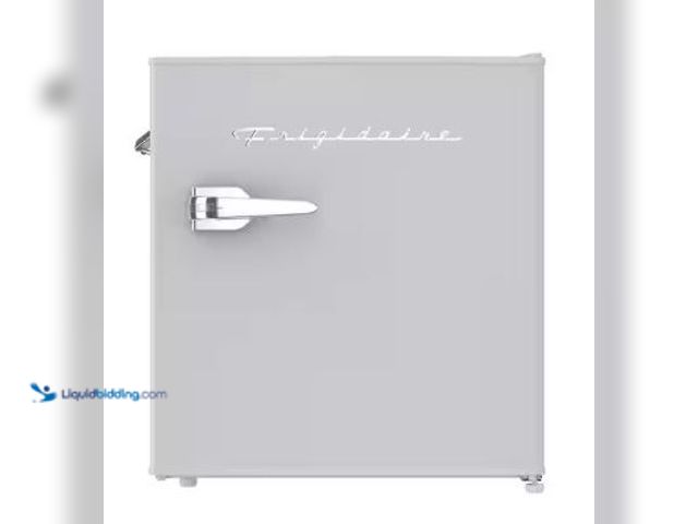 Lot 49-1517304 - Frigidaire
1.6 cu. Ft. Retro Mini Refrigerator in Silver Moonbeam Green/Grey Internet # 308892192
...