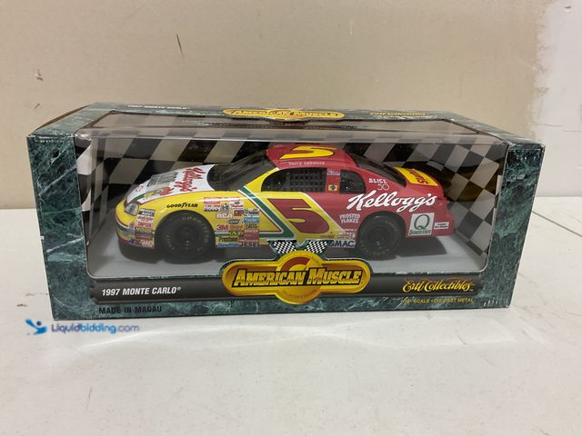 Lot 49-1977859 - Other ERTL AMERICAN MUSCLE 1997 MONTE CARLO TERRY LABONTE #5 KELLOGGS 1/18 SCALE DIECAST CAR IN BOX ...