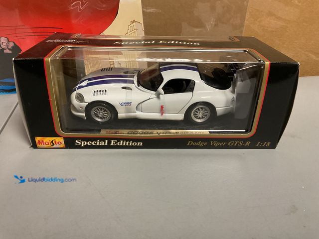 Lot 49-1505370 - COLLECTIBLE AMAZING 1/18 DIE CAST METAL 1997 DODGE VIPER GTS-R MAISTO SPECIAL EDITON IN ORIGINAL BOX...