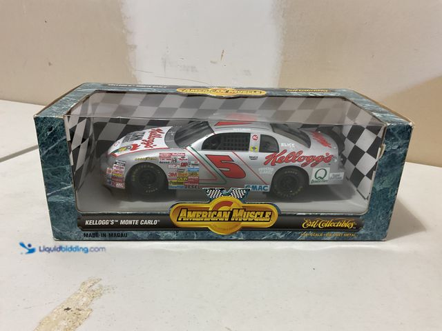 Lot 49-5515689 - Other NEW AMERICAN MUSCLE 1/18 SCALE DIECAST CAR KELLOGGS MONTE CARLO TERRY LABONTE #5 NEW IN BOX