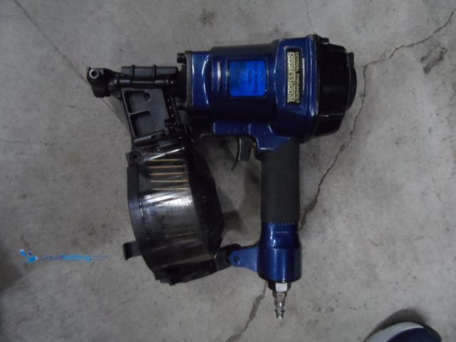Lot 49-1806089 - 1 Central Pneumatic 92917 Air Nailgun Central Pneumatic Coil Nailer Used Tested In Very Good Working...