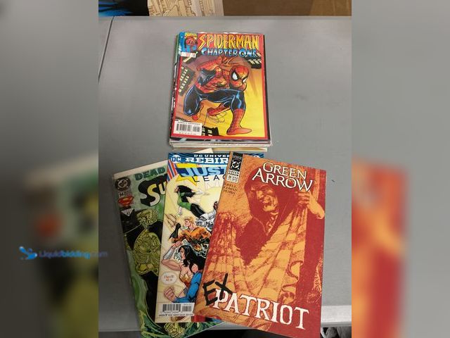 Lot 49-1505376 - COLLECTIBLE AMAZING LOT OF 20 ASSORTED COMIC BOOKS FROM DC AND MARVEL INCLUDING SUPERMAN, GREEN ARRO...