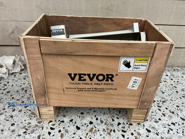 Lot 49-5489243 - VEVOR Manual Dough Sheeter Machine, Puff Pastry Sheeter and Fondant Roller, Removable Handle, Panel,...
