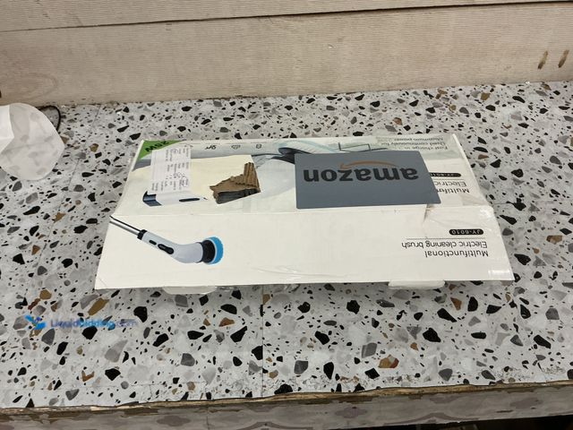 Lot 49-5437857 - Multifunctional Electric Spin Brush Voisen Brush. Used.