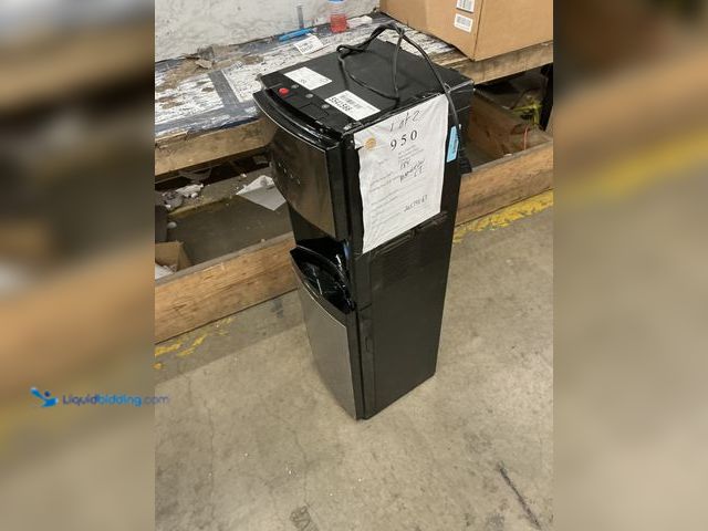 Lot 49-5541566 - Black Fridgidaire water despenser.. Used, works power on.