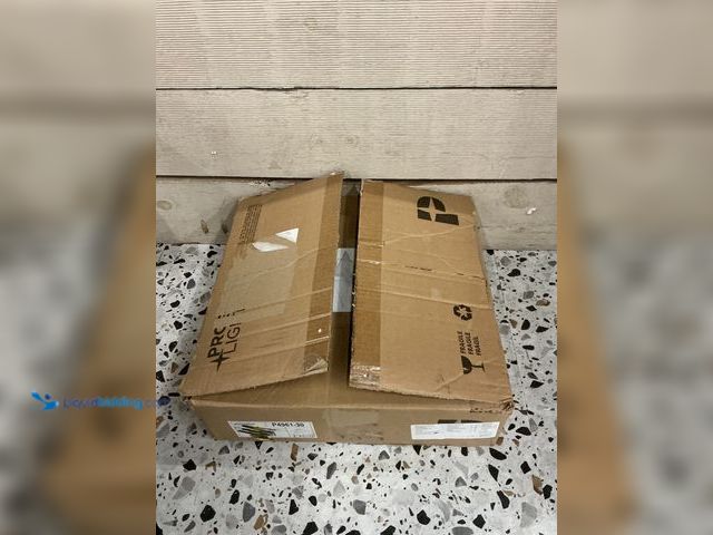 Lot 49-5476567 - Sqaure glass wall mount light. Unused.