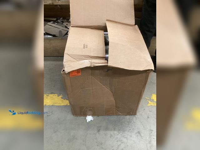 Lot 49-5555388 - Portable Air Conditioner, Model: SU7, Used with attachments