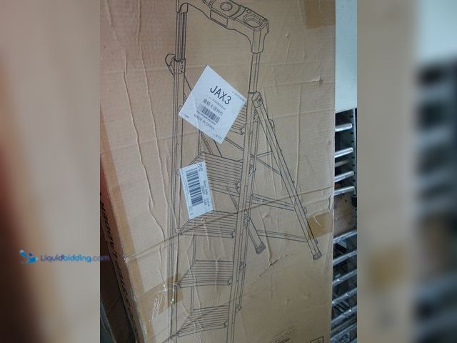Lot 49-1631105 - Valeo 5-Step ladder, Model # AL-25005-XV, Slightly used, Scuffs/Scratches, Shipping damage.   Ref#SR...