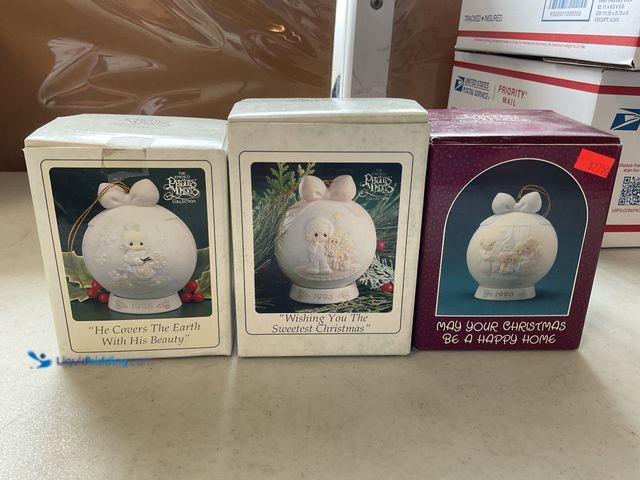 Lot 49-5350263 - LOT OF 3 PRECIOUS MOMENTS COLLECTIBLE ORNAMENTS IN ORIGINAL BOXES INCLUDING “HE COVERS THE EARTH WIT...