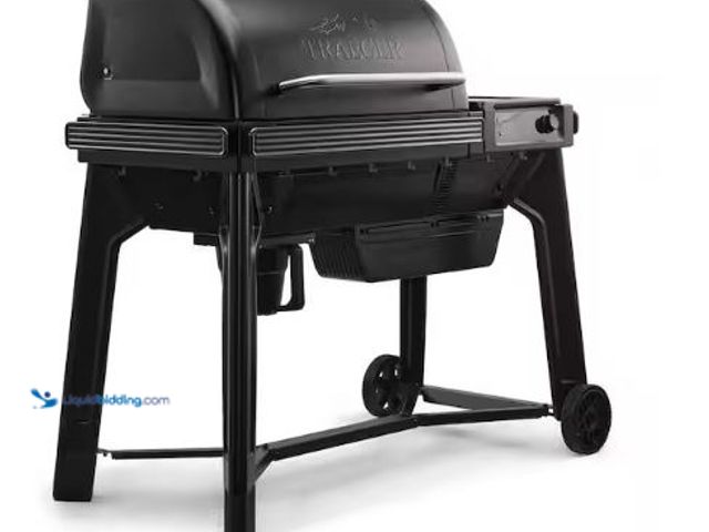 Lot 49-5396372 - Traeger Woodridge Wi-Fi Pellet Grill and Smoker in Black
