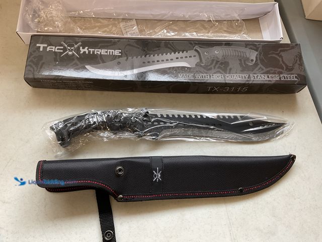 Lot 49-1804426 - TAC XTREME STAINLESS STEEL COLLECTIBLE KNIFE