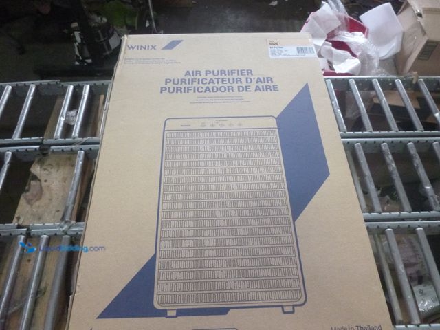 Lot 49-1514390 - Winix 5520 True HEPA Air Purifier for Large Room High Deodorization Carbon Filter and Auto Mode Mode...