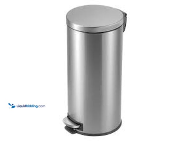 Lot 49-5485672 - Stylewell 30L Stainless Steel Round Step Trash Can 12"x14.9"x25.4". Model #818855021053. Unused.