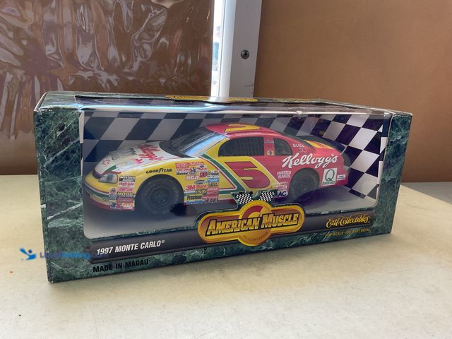 Lot 49-1971414 - Other ERTL AMERICAN MUSCLE 1/18 SCALE DIECAST NASCAR TERRY LABONTE  #5 KELLOGGS 1997 MONTE CARLO  NE...