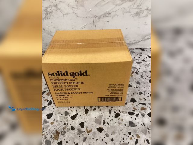 Lot 49-5481981 - Solid Gold Protein Shreds Meal Topper Chicken & Carrot Recipe in Broth for Dogs Item is Factory Seal...