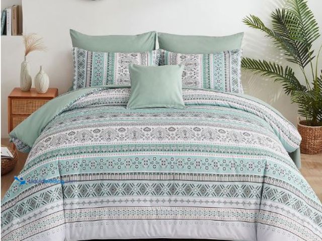 Lot 49-1569737 - Djoymock Boho Comforter Set, Mint Green Bedding Set King Size 8 Piece Bohemian Striped Paisley Flowe...