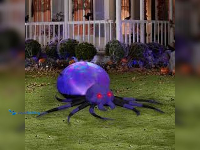 Lot 49-5435854 - Home Accents Holiday
6 ft. LED AirBlown Hanging Spider Used