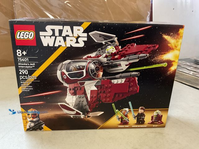 Lot 49-1811307 - COLLECTIBLE FACTORY SEALED LEGO STAR WARS #75401 AHSOKA’S JEDI INTERCEPTOR 290 PCS